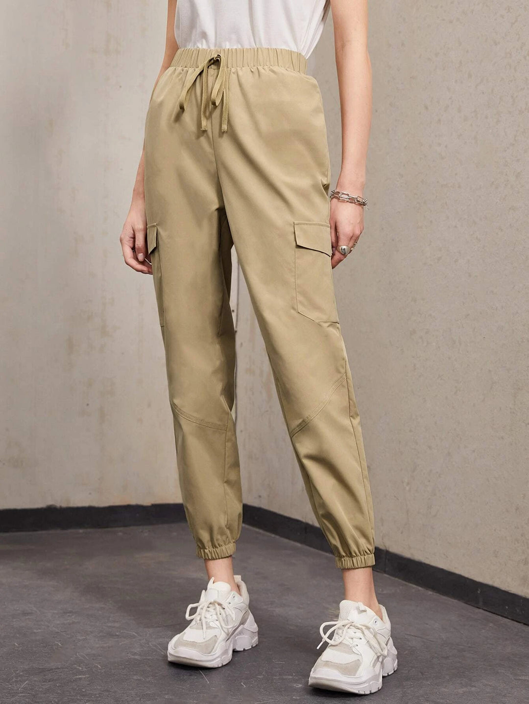 Flap Pocket Cropped Pants