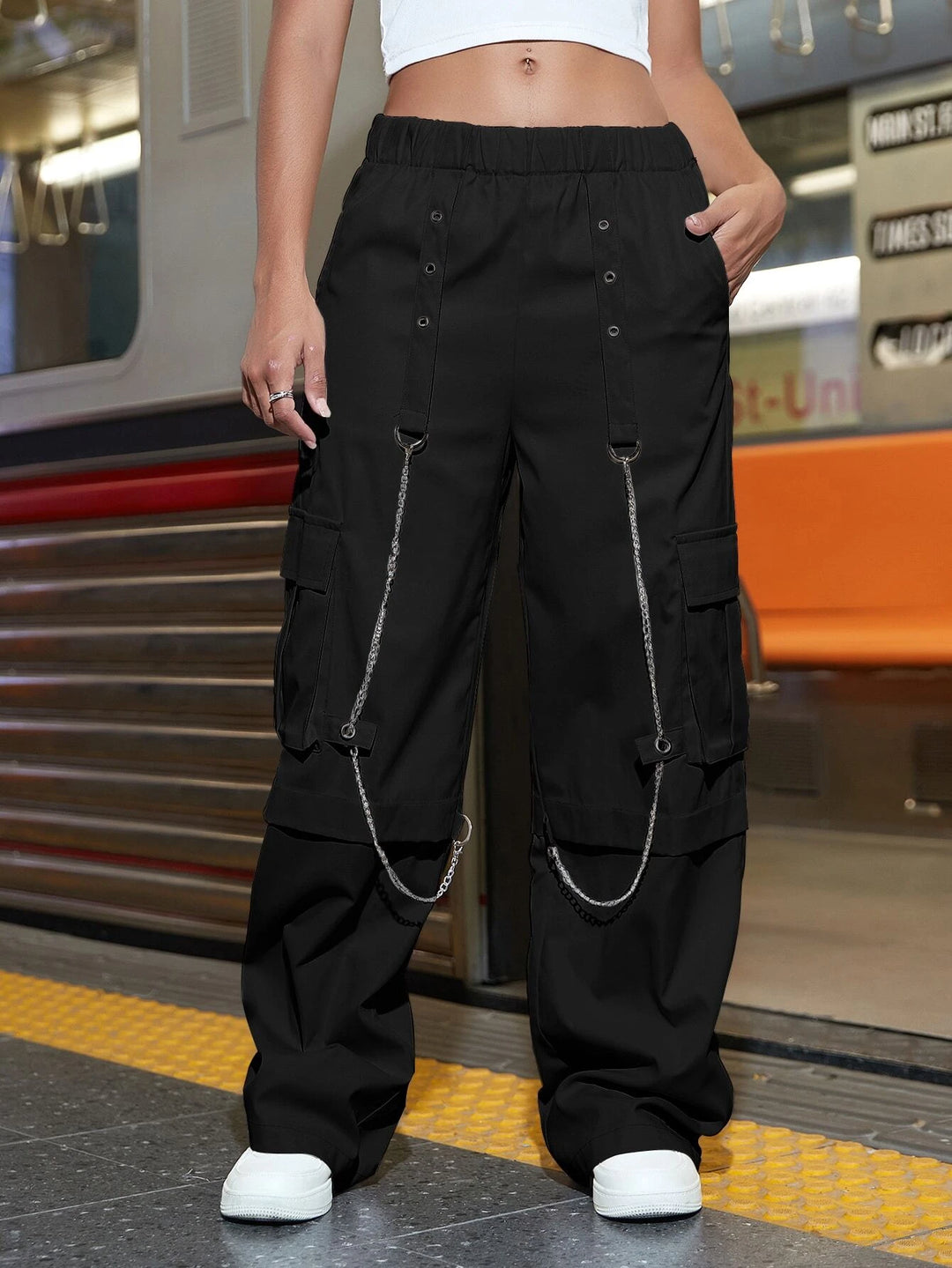 Chain Pocket Cargo Pant