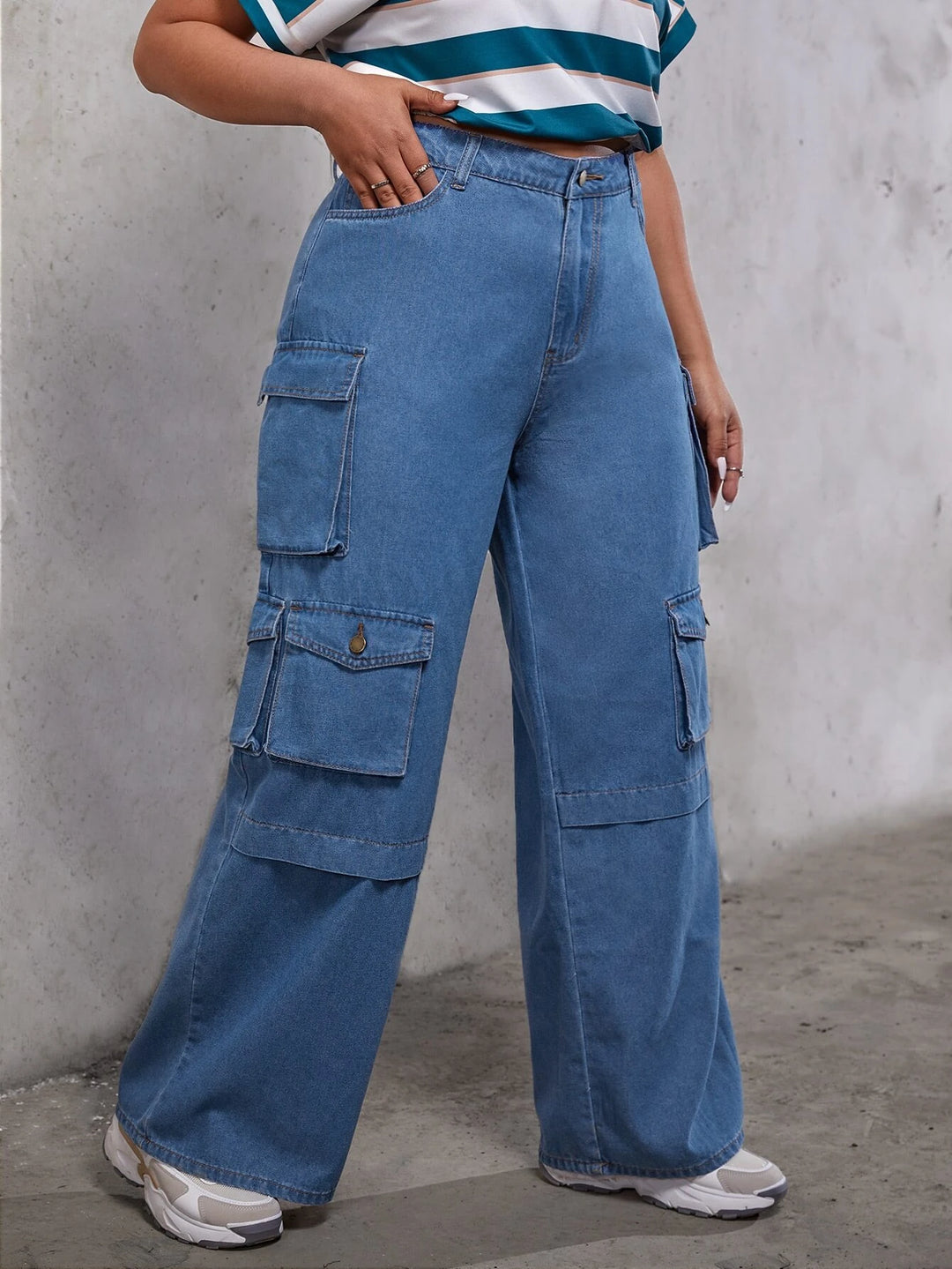 Flap Pocket Loose Cargo Jeans