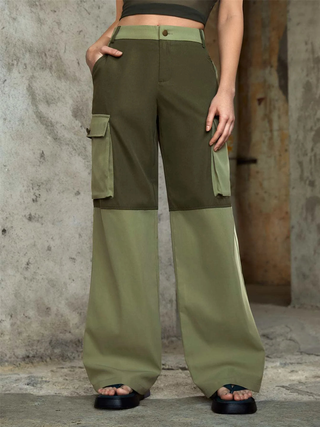 Flap Pocket Cargo Pants In Colorblock Design