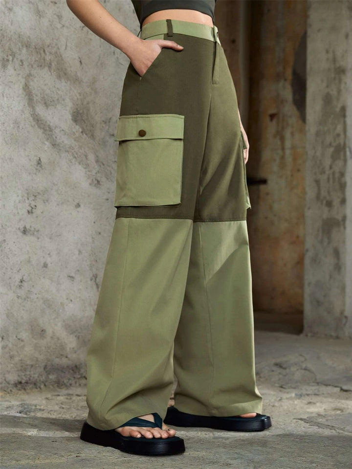 Flap Pocket Cargo Pants In Colorblock Design