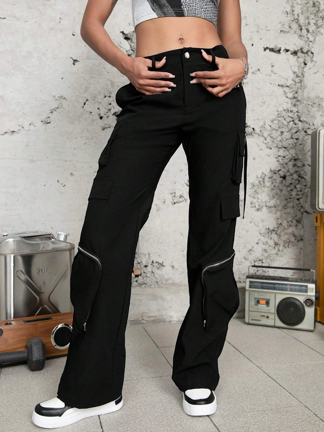 Flap Pocketed Solid Colored Cargo Pants